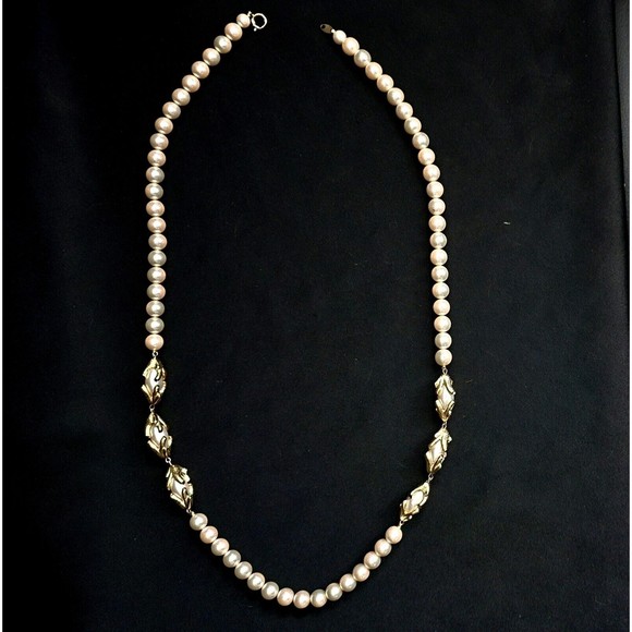 TRIFARI STATEMENT Faux Pearl Necklace Gold Tone Twist 30" VTG Revival EUC! - Picture 12 of 12